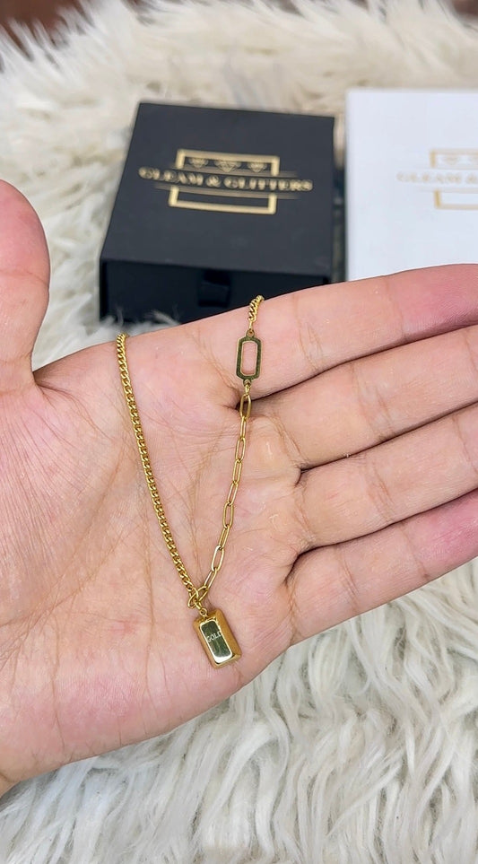 Gold Bar Pendent Necklace