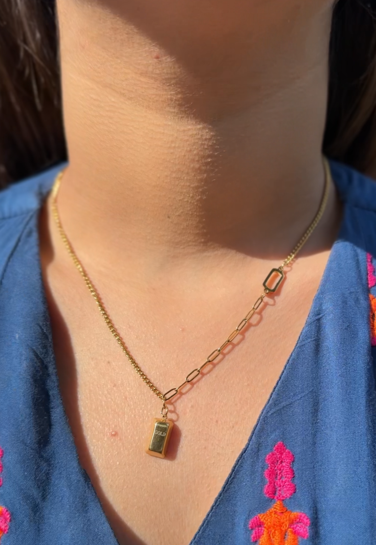 Gold Bar Pendent Necklace